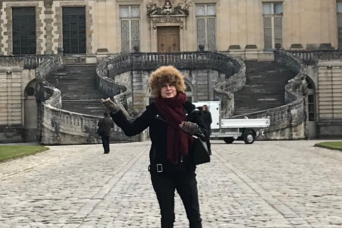 1:30 hours tour of Louvre museum - What You Really Get in 90 Minutes at the Louvre Pyramid