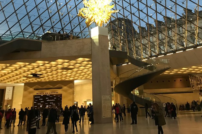 1:30 hours tour of Louvre museum - Tickets, Time Slots, and Staying on Schedule