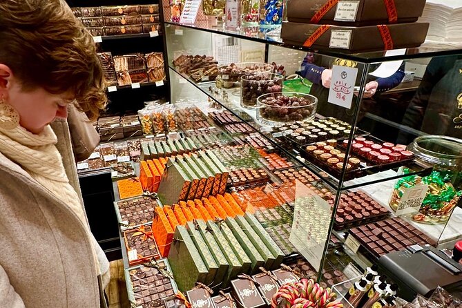 #1 Paris Chocolate and Pastry Food Tasting Tour - How the tour works: small group size, guided flow, and pacing