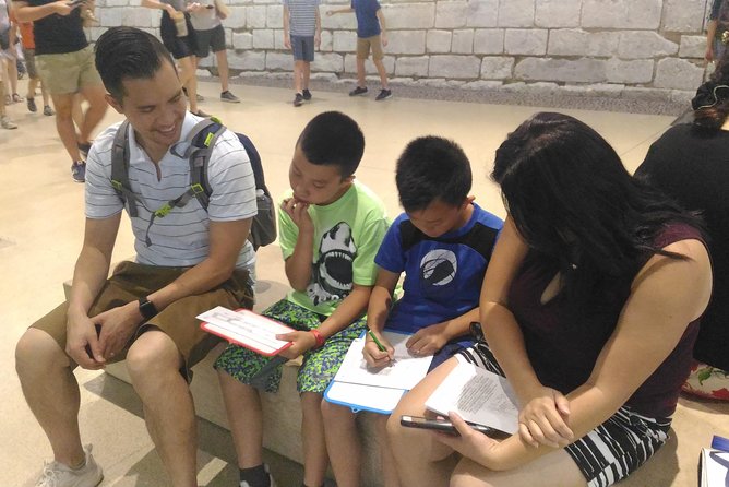 1h30 - Louvre Highlights optional 'families with kids' - Eng/Esp - Meeting at the Louvre Pyramid: Your First Win Is Being Ready