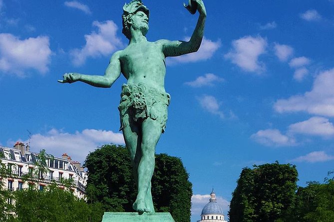 1st Day in Paris Discovery Private Tour: 'How-to' Orientation & Sightseeing Fun! - Montmartre when time allows, plus the Louvre area outside