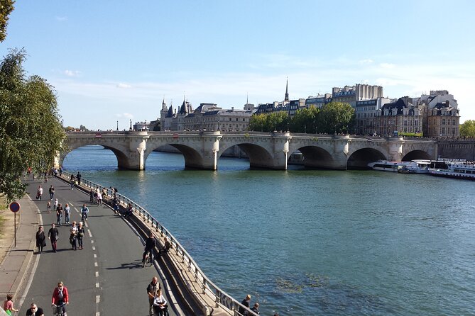1st Day in Paris Discovery Private Tour: 'How-to' Orientation & Sightseeing Fun! - The real value: Metro, bus, and Navigo card 101