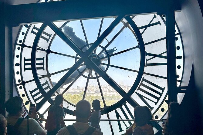 2 & 4 Days Paris Golden Pass with Hop-On Hop-Off Seine River Boat - Arc de Triomphe and Centre Pompidou: landmark energy and a different pace