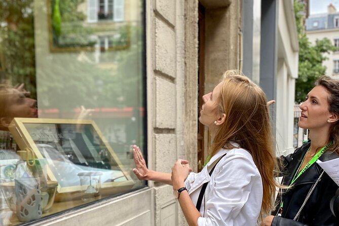 2 hour outdoor group activity in Paris: SAINT GERMAIN - Support when things go sideways: hotline by SMS or phone