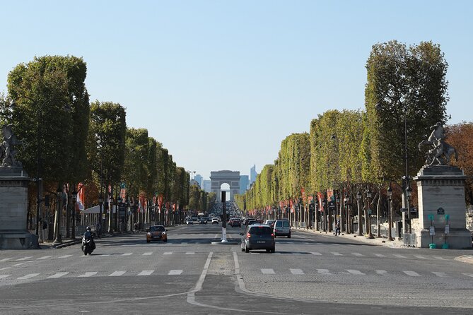 2-Hour Private Paris Champs-Élysées Walking Tour - The art historian guide: what you gain beyond “seeing”