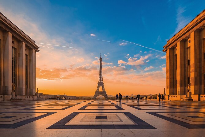 2-Hour Private Tour in Paris - Eiffel Tower Stop: Photo Time Plus the Hourly Light Moment