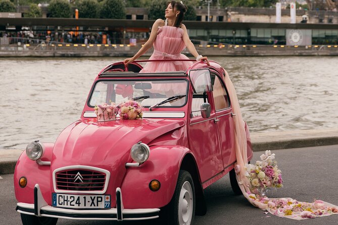 2 Hours Private Guided Tour in a Pink Citroën 2CV - Champs-Élysées drive-by: the easy way to connect the big sights