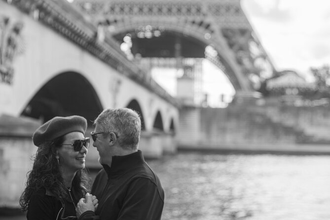 30 min photosession in Paris, all photos sent and edited - Price and logistics: what $72.59 per person gets you