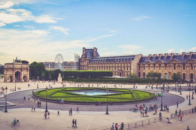 A Private Curated Journey Through the Louvre - Big sculptures and the “how do they move you” part