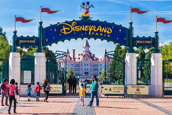 Airport Transfer Paris - Disneyland - Minivan 1-8 Passengers - How pickup works at CDG, Orly, Le Bourget, and Beauvais