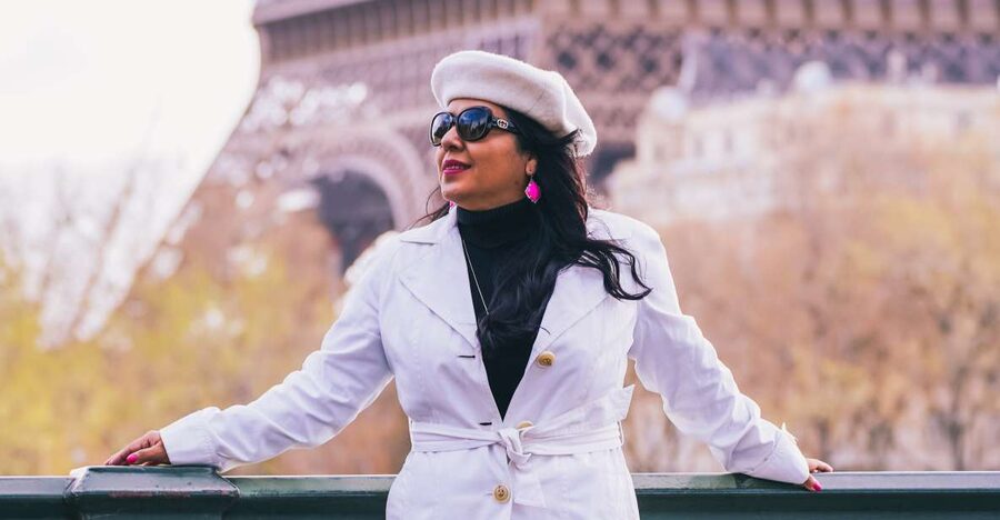 Amazing photo session in Paris - Trocadéro Square: your first Eiffel Tower framing