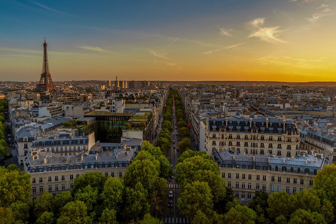 Arc de Triomphe and the Champs-Elysees Discovery Private Tour - Strolling the Champs-Élysées with the map in your head