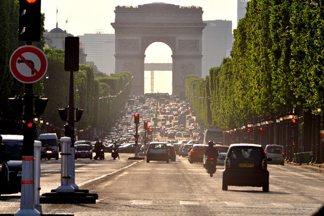 Arc de Triomphe and the Champs-Elysees Discovery Private Tour - Place de la Concorde: where the glamour meets grim facts