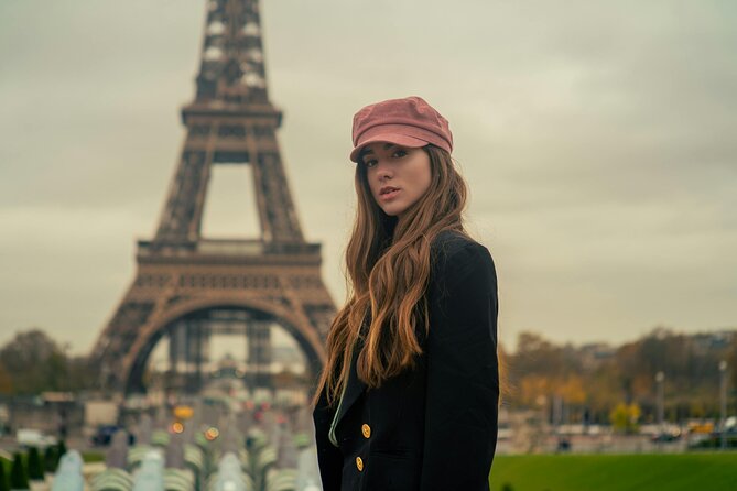 Around the Eiffel Tower Walking Tour with Selfie & Photoshoot - Optional photography session: what you get and how delivery works