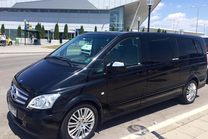 Arrival Private Transfer: Airport Charles de Gaulle OR Orly TO La Defense - Why the CDG or Orly to La Défense ride beats public transit