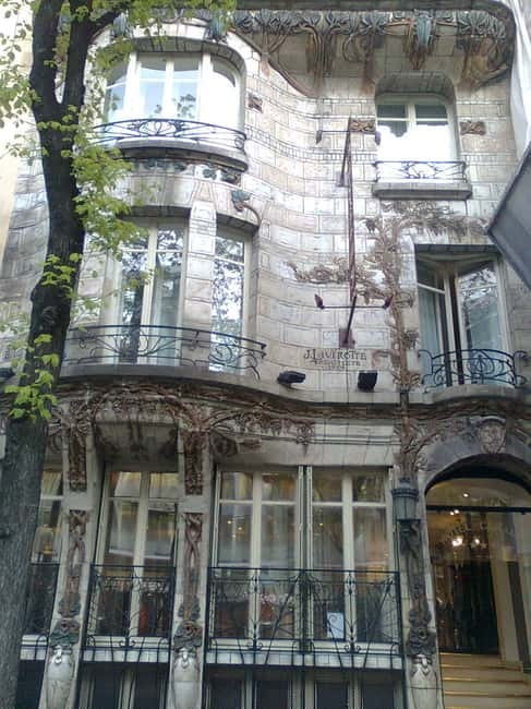 Art nouveau Paris tour - Meeting point by Franprix, start fast, and get oriented