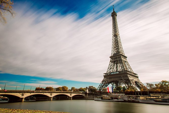 Audioguide - The Eiffel Tower and its secrets - Downloading the MP3 files and using the mobile ticket without stress