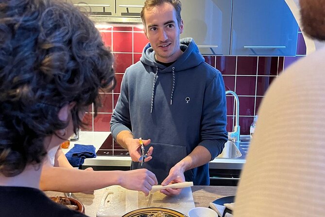 Authentic Moroccan Dinner & Cooking Workshop in Paris - Vegetarian and allergies: how to protect your menu choices