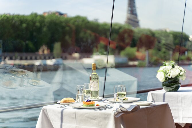 Bateaux Mouches Lunch Cruise on the Seine River in Paris - Checking in, finding your table, and getting the best sightlines