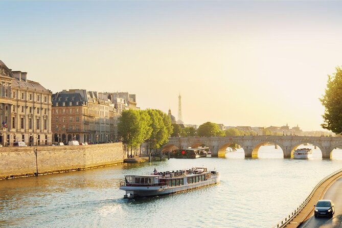 Bateaux Mouches New Year's Eve Special Dinner Cruise in Paris - What You Actually Get for NYE, Champagne to Midnight and Beyond