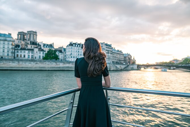 Bateaux Mouches Sightseeing Cruise in Paris with Champagne - Upper deck versus main deck, and why your choice matters