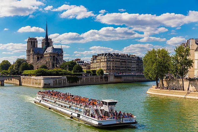 Bateaux Mouches Sightseeing Cruise on the Seine River in Paris - Why this Seine cruise works so well for a first day