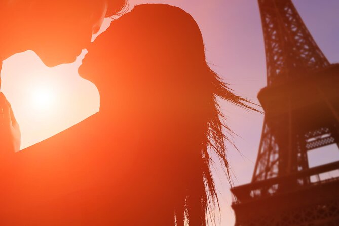 Bateaux Mouches Special Marriage Proposal Dinner Cruise in Paris - Dinner on board: champagne aperitif, a full 3-course meal, and table flowers