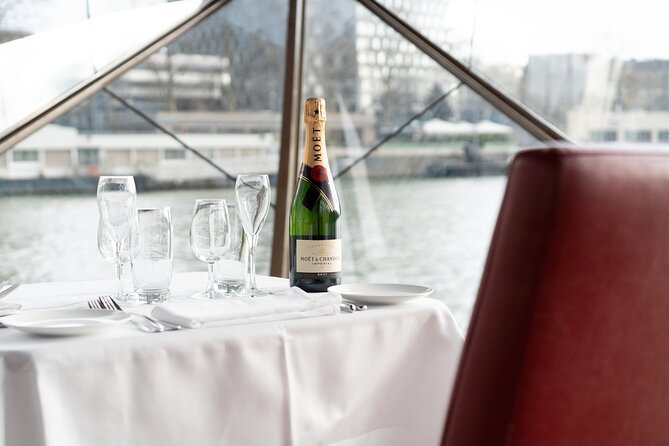 Bateaux Mouches Special Marriage Proposal Dinner Cruise in Paris - Who this proposal cruise is best for