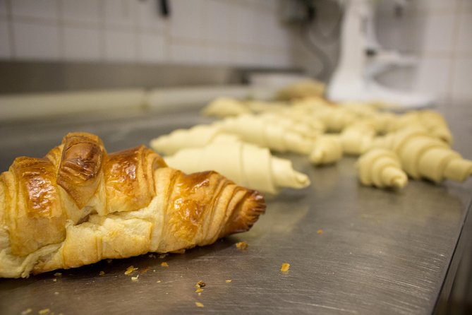Behind the Scenes of a Boulangerie: French Bakery Tour in Paris - Your 1-hour itinerary: what happens and why it matters