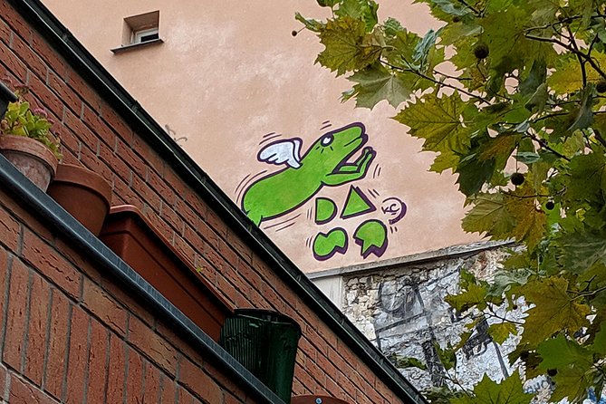 Belleville Street Art Tour with an Artist - How an Artist Guide Changes What You Notice