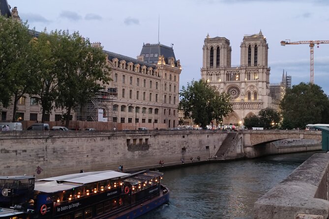 Best Bits of Paris: 40 Favorites Small-Group Walking & Metro Tour - The Walking Reality: Comfortable Shoes Are Non-Negotiable