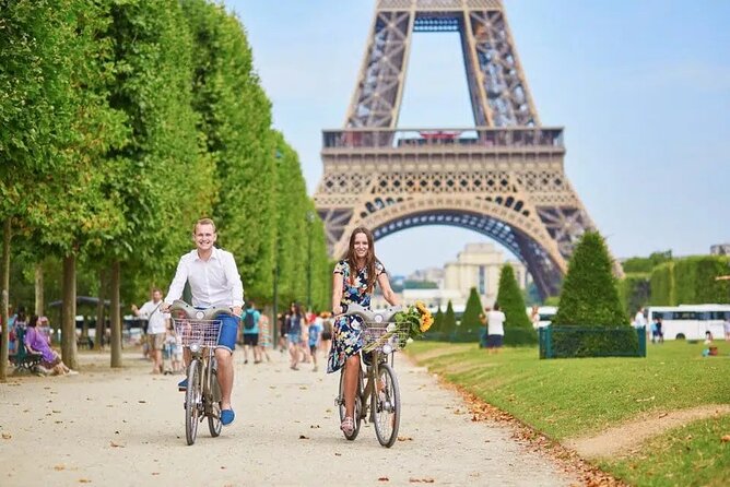 Best of Paris by Bike with a Local - Pont-Neuf: the early history stop with Louvre views built in