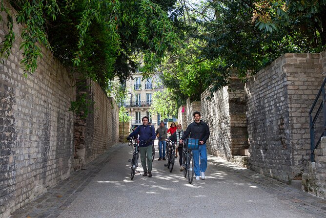 Best of Paris Small Group E-bike Guided tour (w/ optional Cruise) - Place de la Concorde and Place Vendôme, plus the geometry of Paris