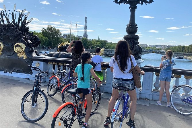 Bike Paris treasures with a live guide - Families & Friends - Why This Bike Tour Works in Paris (And Saves Your Feet)
