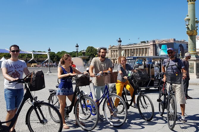 Bike Paris treasures with a live guide - Families & Friends - Who This Bike Tour Fits Best