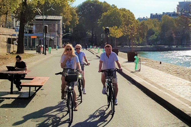 Bike Paris treasures with a live guide - Families & Friends - What It Actually Feels Like to Ride: Pace, Safety, and Real-World Comfort