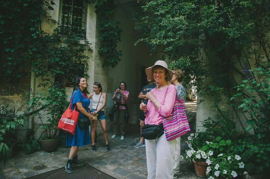 Boho Nights in Paris: A Magical Evening Tour - Luxembourg Gardens at night, a calm break before the neighborhoods
