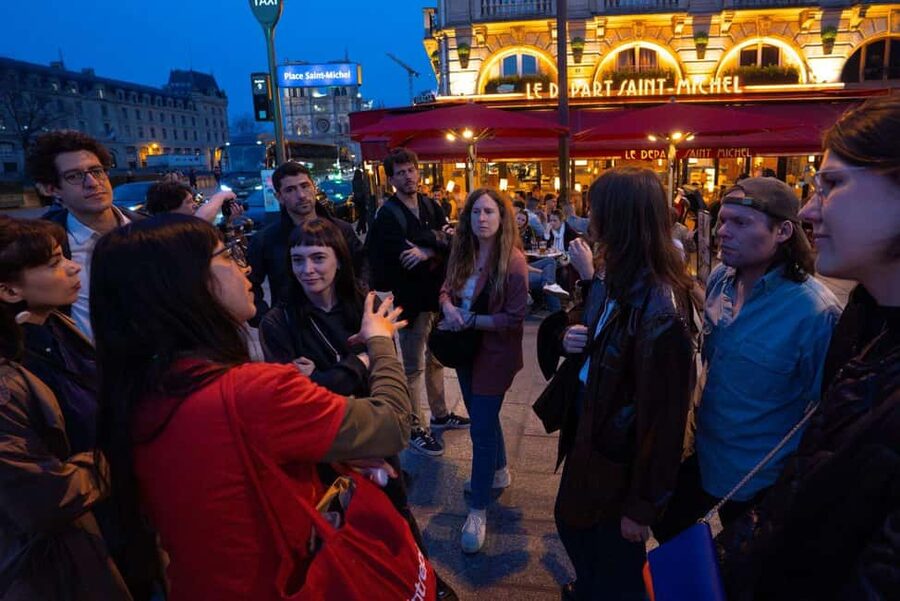 Boho Nights in Paris: A Magical Evening Tour - Notre-Dame photo time, the Seine stroll, and Pont des Arts vibes