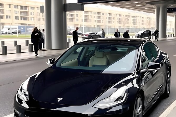 Budget airport transfer: Paris ⇄ CDG - The Driver Setup: Name Sign, Baggage Help, and Flight Tracking