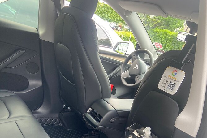 CDG Airport to Paris – Private Transfer with Meet & Greet - Flight Monitoring and Real-World Timing in Paris