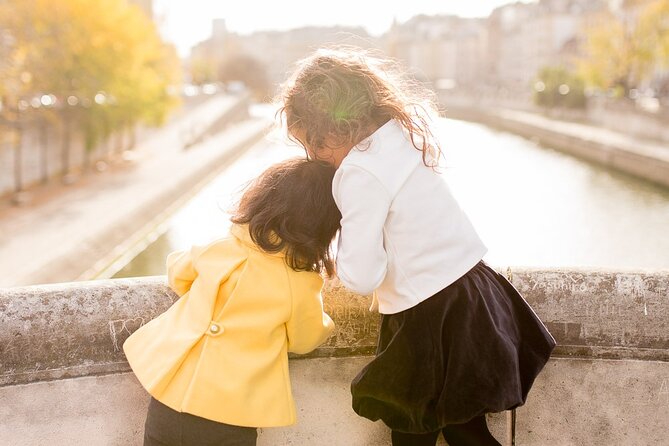 Central Paris Private Photo Session - Trocadéro: Eiffel Tower photos plus fountains and pond-side calm