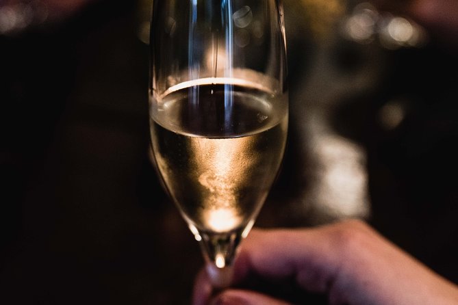 Champagne Tasting in Paris - The 15-minute flow: what happens from hello to goodbye