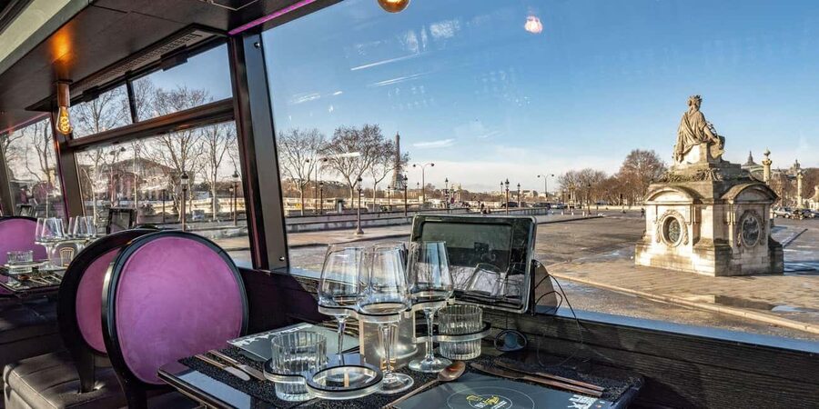 Champs Elysées Bus Toqué Lunch w/ a Glass of Champagne - Getting On Board Bus Toqué, The Glass Roof, And The 4-Meter View