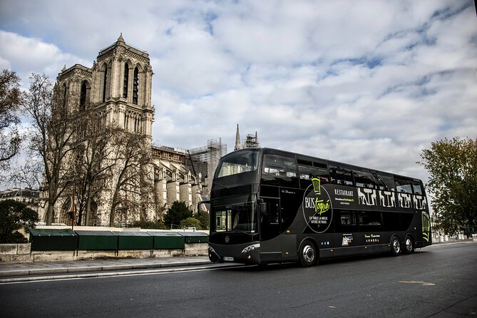 Champs-Elysées Lunch and Champagne on a Panoramic Bus - The Tablet Guide: Real-Time Context Without Constant Head-Turning