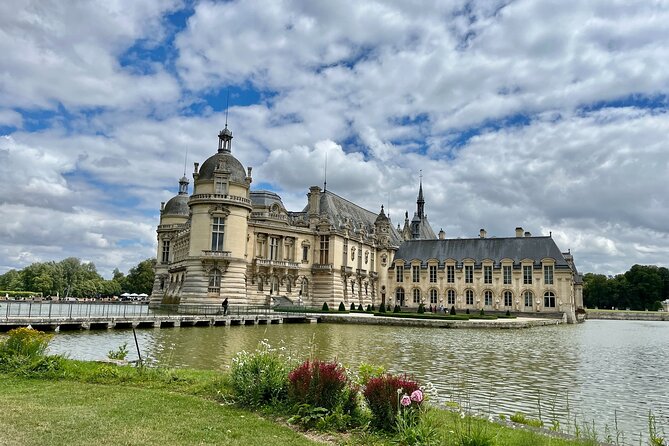 Chantilly Tour: Great Stables and Renaissance Meal from Paris - Key Things You’ll Notice Before You Go