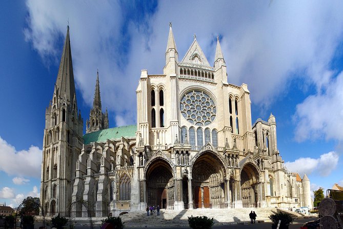 Chartres Cathedral 5 Hours Tour from Paris with Private Transport - Hotel-to-Chartres comfort: what the private transport buys you