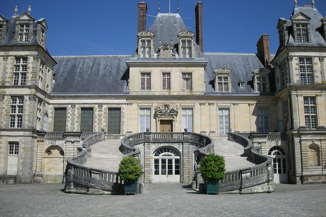Chateau of Fontainebleau and Vaux le Vicomte 9-Hour Private Tour - Getting from your hotel to the châteaux, without the headache
