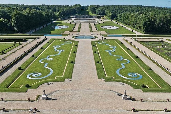 Chateau of Fontainebleau and Vaux le Vicomte 9-Hour Private Tour - Stop 2: Vaux-le-Vicomte, gardens worth slowing down for