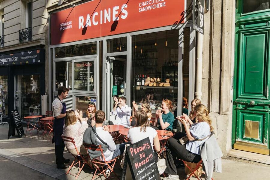 Cheese & Wine Tasting in Montmartre with Local Cheesemonger - The 8 French cheeses: how to taste beyond just liking or disliking