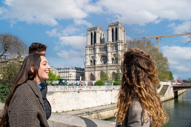 City Walking Tour: See the Top 5 Paris Highlights in a Day - Louvre exterior views: why seeing the outside still matters